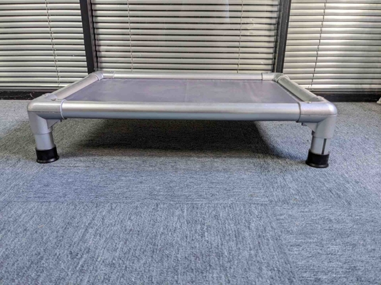 Cama de cão elevada para animais de estimação grandes
