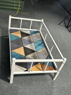 Cor personalizada e estrutura interna de ferro cama elevada de cão para animais de estimação
