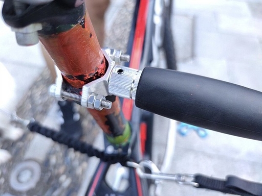 Animais de estimação de corrida de bicicleta Leash de cão mãos Leash de bicicleta livre para cães negros