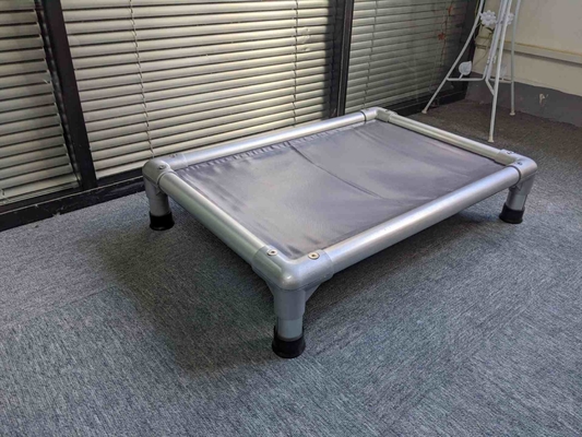 Cama de cão de alumínio personalizado à prova d'água para cães grandes fácil de lavar Cama de animais de estimação de luxo