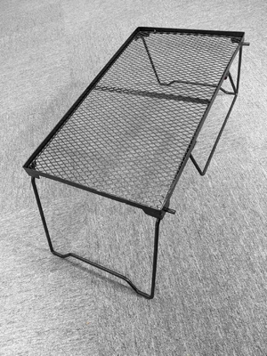 Cama de cão portátil de metal elevado Respirável de malha Cama de animais de estimação de luxo com design dobrável