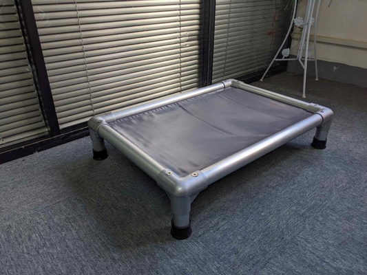 Cama para animais de estimação de tecido de alumínio removível lavável para uma experiência de sono elevada