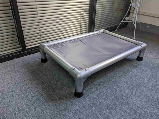 Mercado dos EUA Quadro de alumínio Cama de animais de estimação elevada Espessura de 3 mm Personalizada para raças grandes