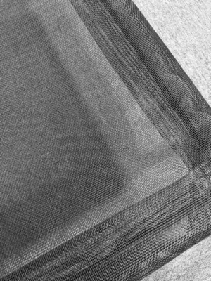 Cama para cães com revestimento em pó com design respirável e material impermeável