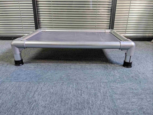 O seu cão merece a melhor cama elevada de luxo para descansar de forma ecológica