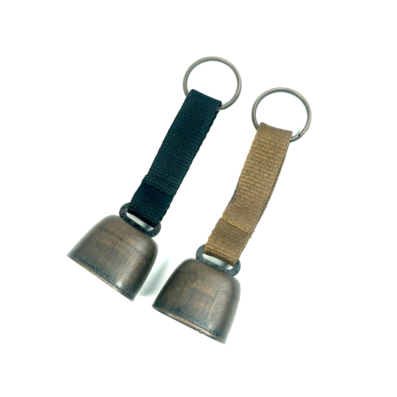 Pet Mountain Climbing Bear Bell Metal Pendant para decoração exterior em estilo retro